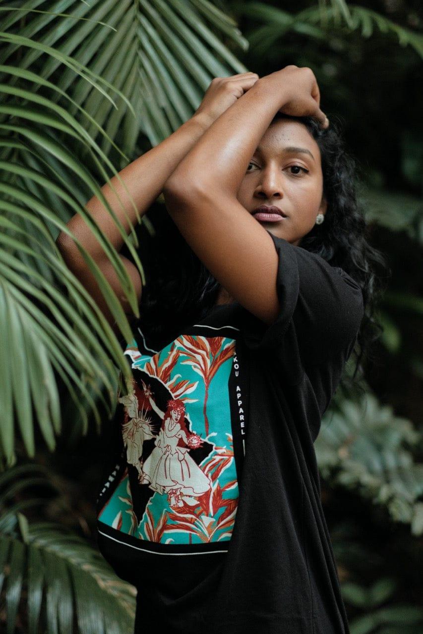 Hula Kahiko T-Shirt in Midnight