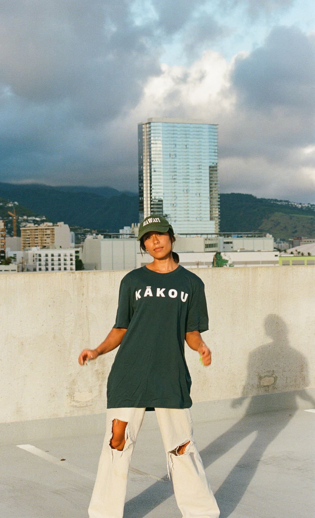 'Iolani Palace T-Shirt in Hohonu Blue