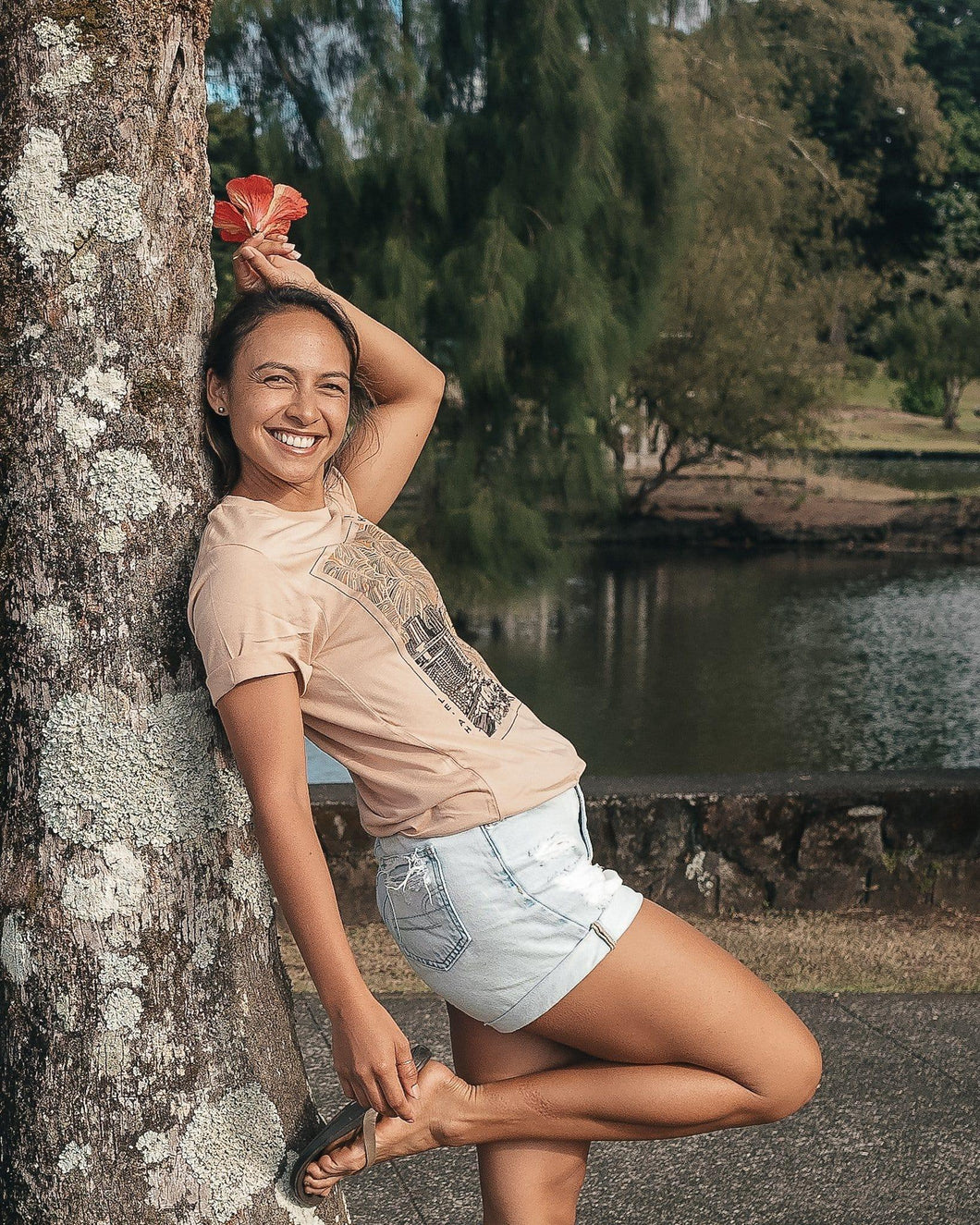 LE'AHI Short Sleeve in LAUHALA